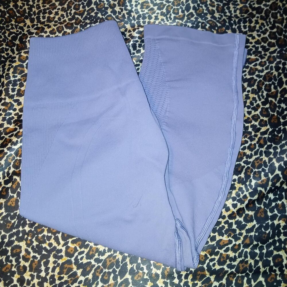 Lululemon Women's Purple and Blue Leggings